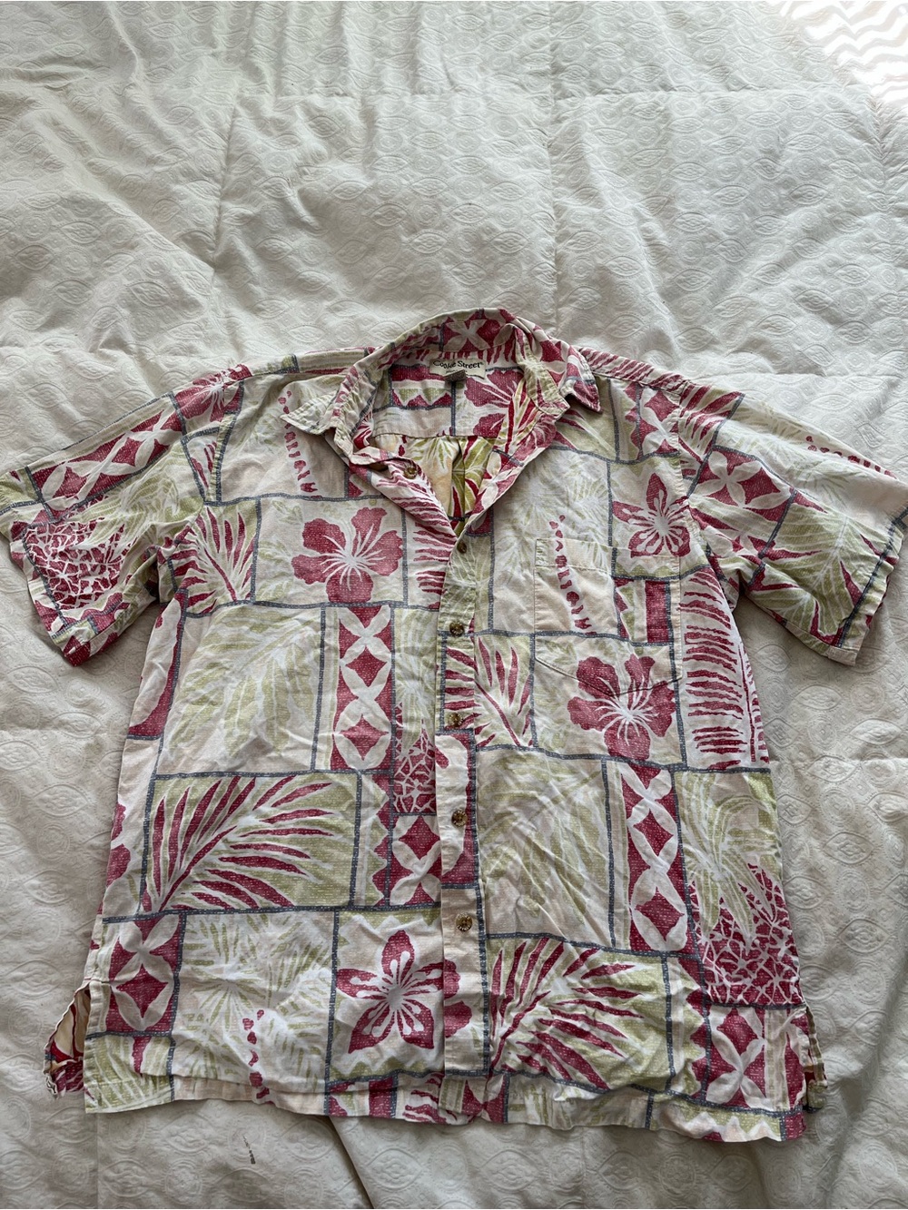 Men's vintage Short-Sleeve Hawaiian Button-Up Shirt - size medium